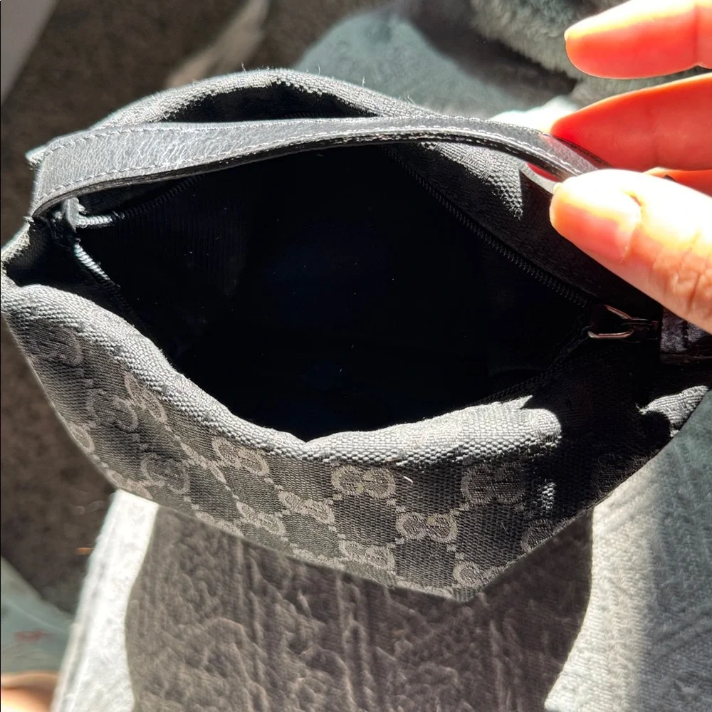 Gucci Black GG Monogram Shoulder Bag - Picture 4 of 5